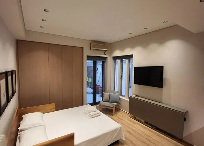 Cozy Kolonaki Studio